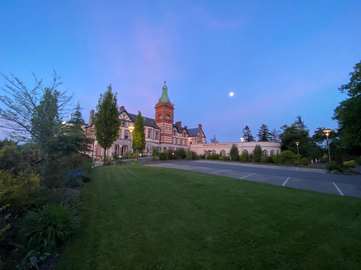 The Lucan Spa Hotel Luaran gambar